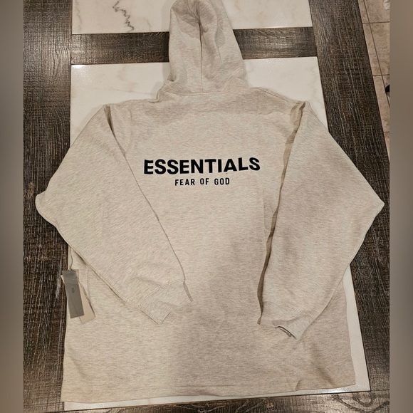 NWT Fear of God Essentials Light Relaxed Hoodie - Oatmeal Size Large - Picture 3 of 3